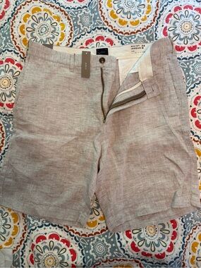 New with Tags- Men's J. Crew 100% Linen tan 9” Shorts - Light Tan- size 32